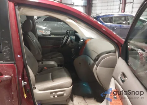 2010 Toyota Sienna Xle from USA, damaged, VIN 5TDYK4CC0AS329421